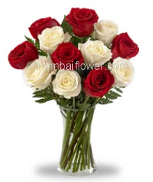 15 Red N White Roses Glass Vase With 15 Red And White Roses With